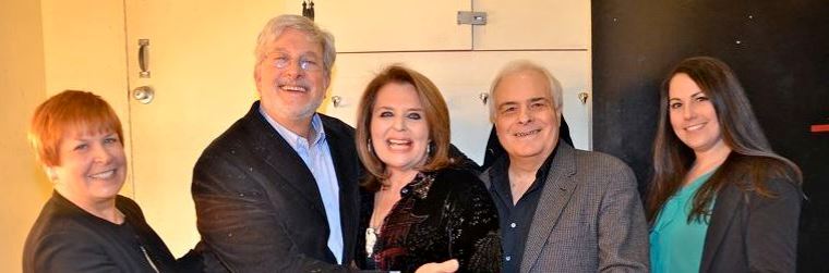 (L-R) Susan L. Schulman (winning the Carol Channing placement competition for the evening), Josh Ellis, xxx, Peter Filicia, xxx.